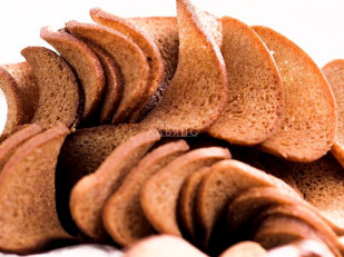 Деревенские гренки с холодцом и хреном: Ресторанные гренки с чесноком