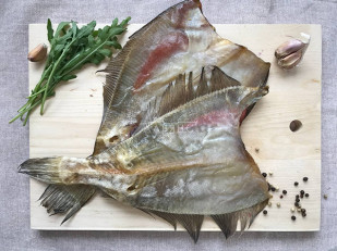 Икра минтая вяленая: Камбала ёрш (Мурманская) вяленая