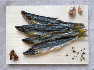 Икра минтая вяленая: Корюшка вяленая без икры