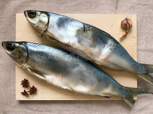 Икра минтая вяленая: Сиг вяленый