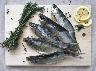 Кета стейк: Вобла вяленая астраханская крупная