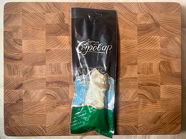 Сыр 100 гр ГОРНЫЙ СЫРОВАР (Косичка с укропом и чесноком) в Черкесске